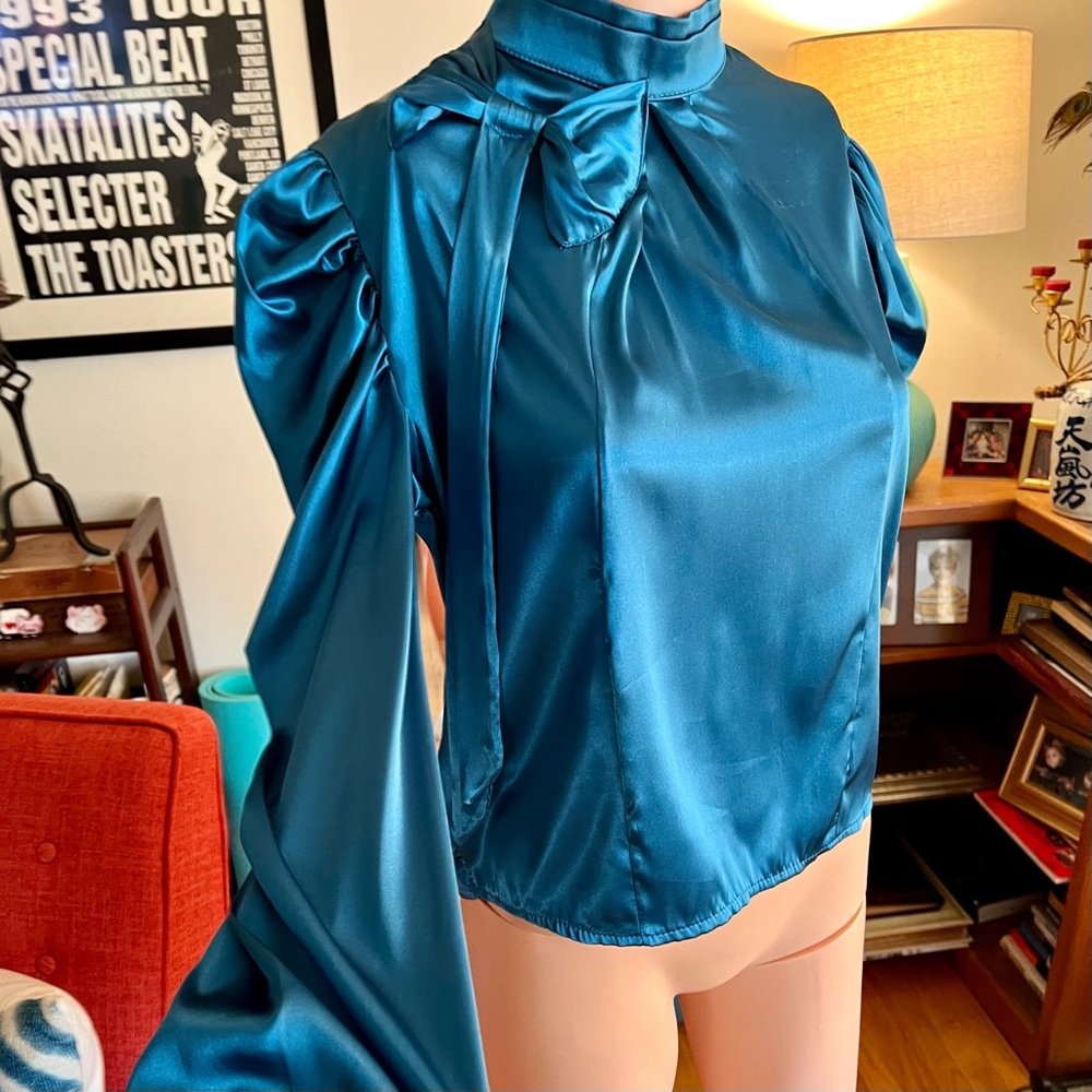 Vintage Y2K Lulu Paris Unique Button Back Blouse